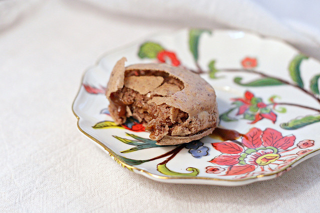 Making French macarons