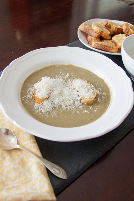 Fennel and Leek Soup with Garlic Croutons